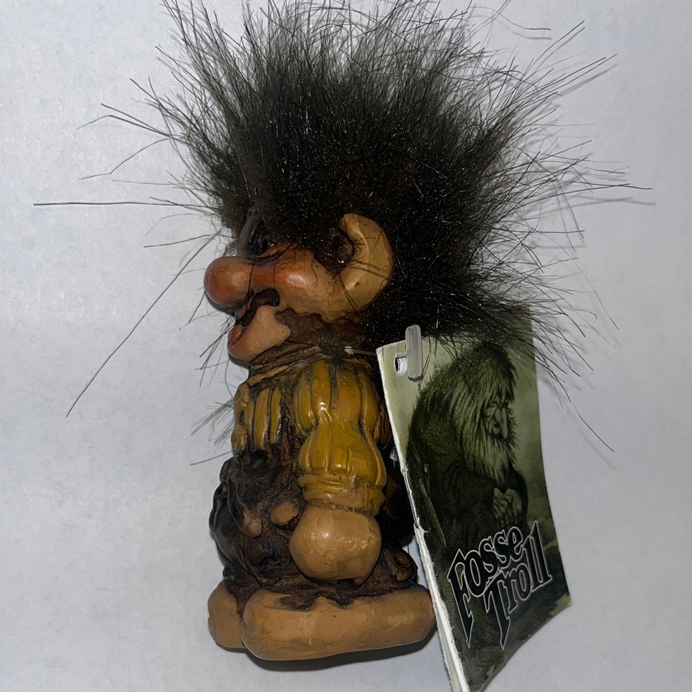 Fosse Troll Whimsical Figurine - Picture 4 of 5